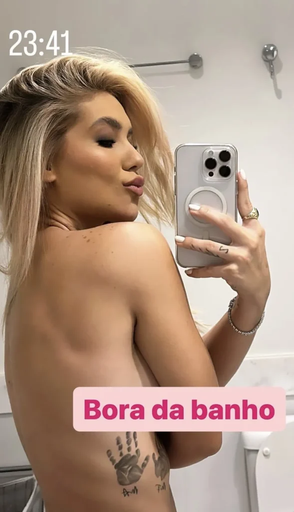 Virgínia Fonseca pelada tomando banho